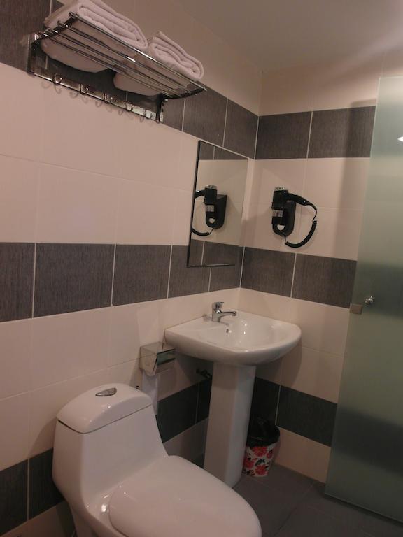 Mcity Inn Miri Rum bild